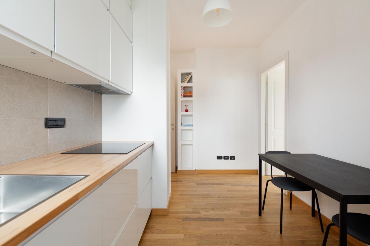 Milan Comfy Apartment X3 - With Balcony Exterior foto