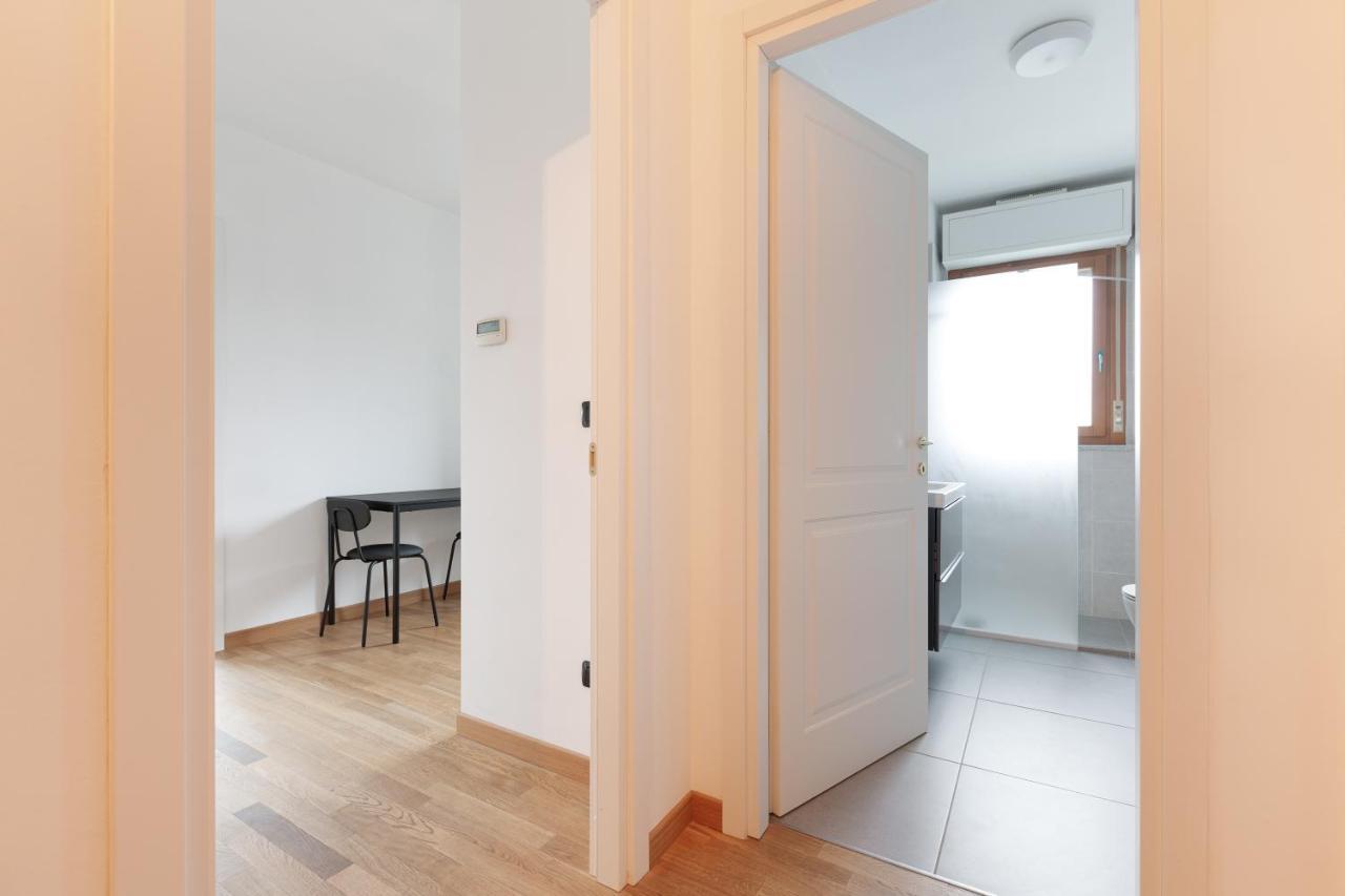 Milan Comfy Apartment X3 - With Balcony Exterior foto